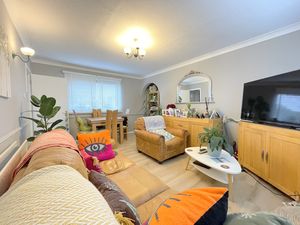 Osbornes Court- click for photo gallery